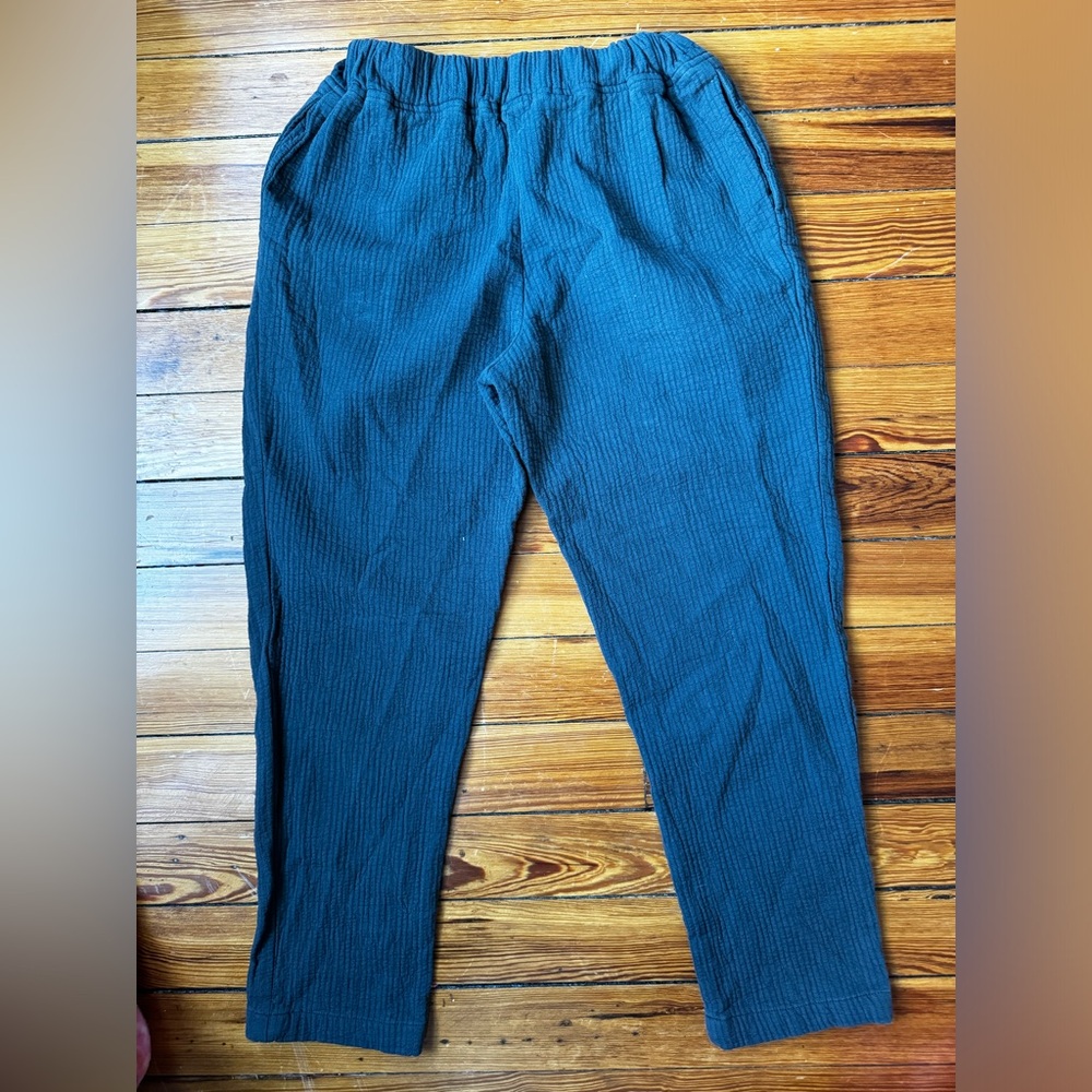 Black Crane gray tapered pants